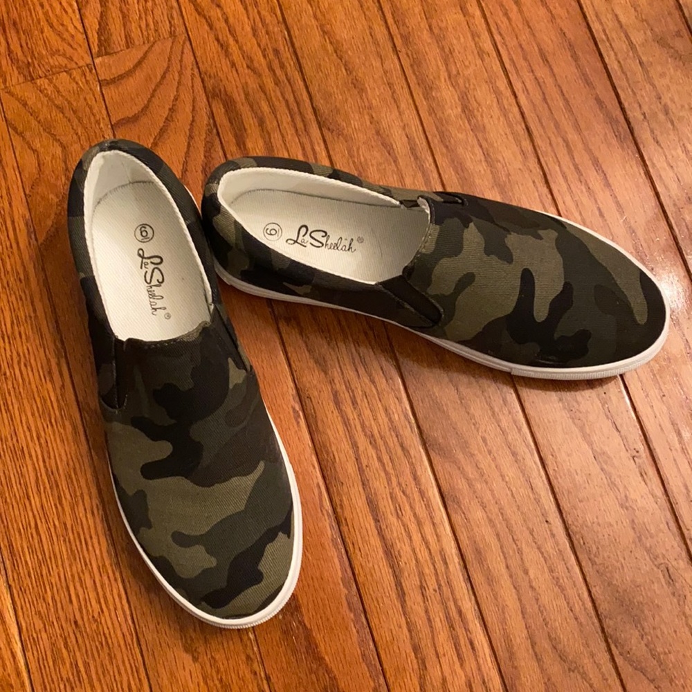 Camo canvas sneakers